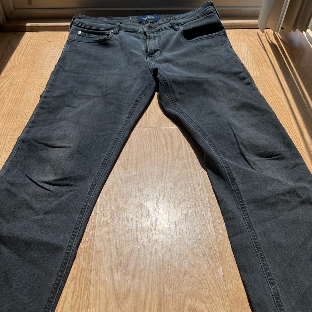 33/34 skim Scotch and Soda Black jeans. Great pair great condition